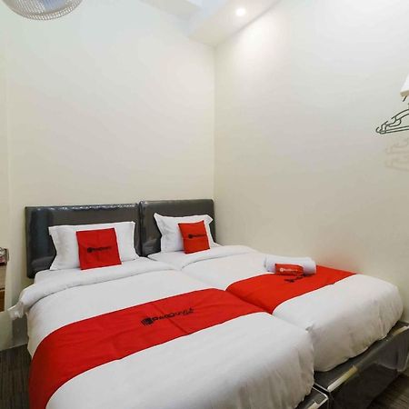 Reddoorz Syariah Near Lubang Jepang Bukittinggi Hotel Exterior photo